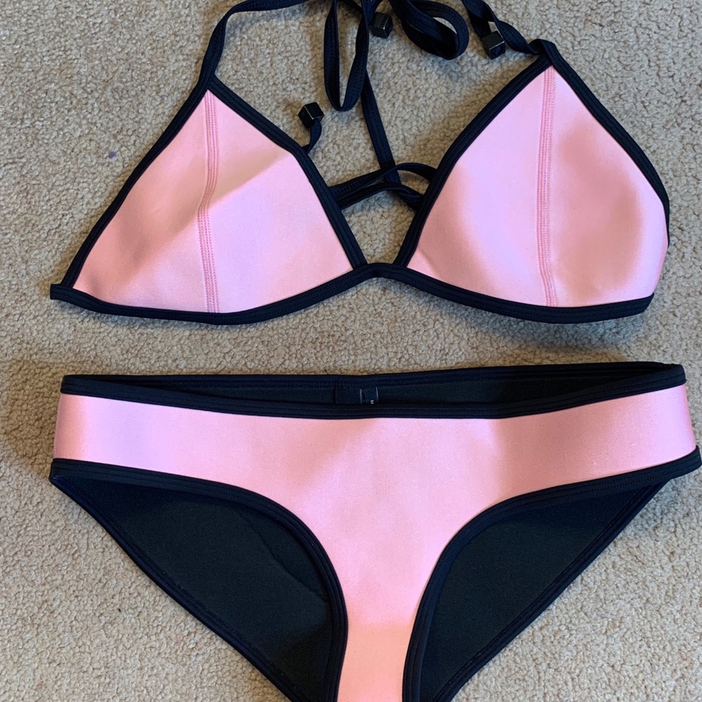 TRIANGL Bikini Set!